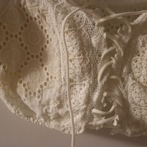 Missguided Tops - Missguided Off-Shoulder Lace-Up White Crop Top Missguided Tops - Missguided Off-Shoulder Lace-Up White Crop Top